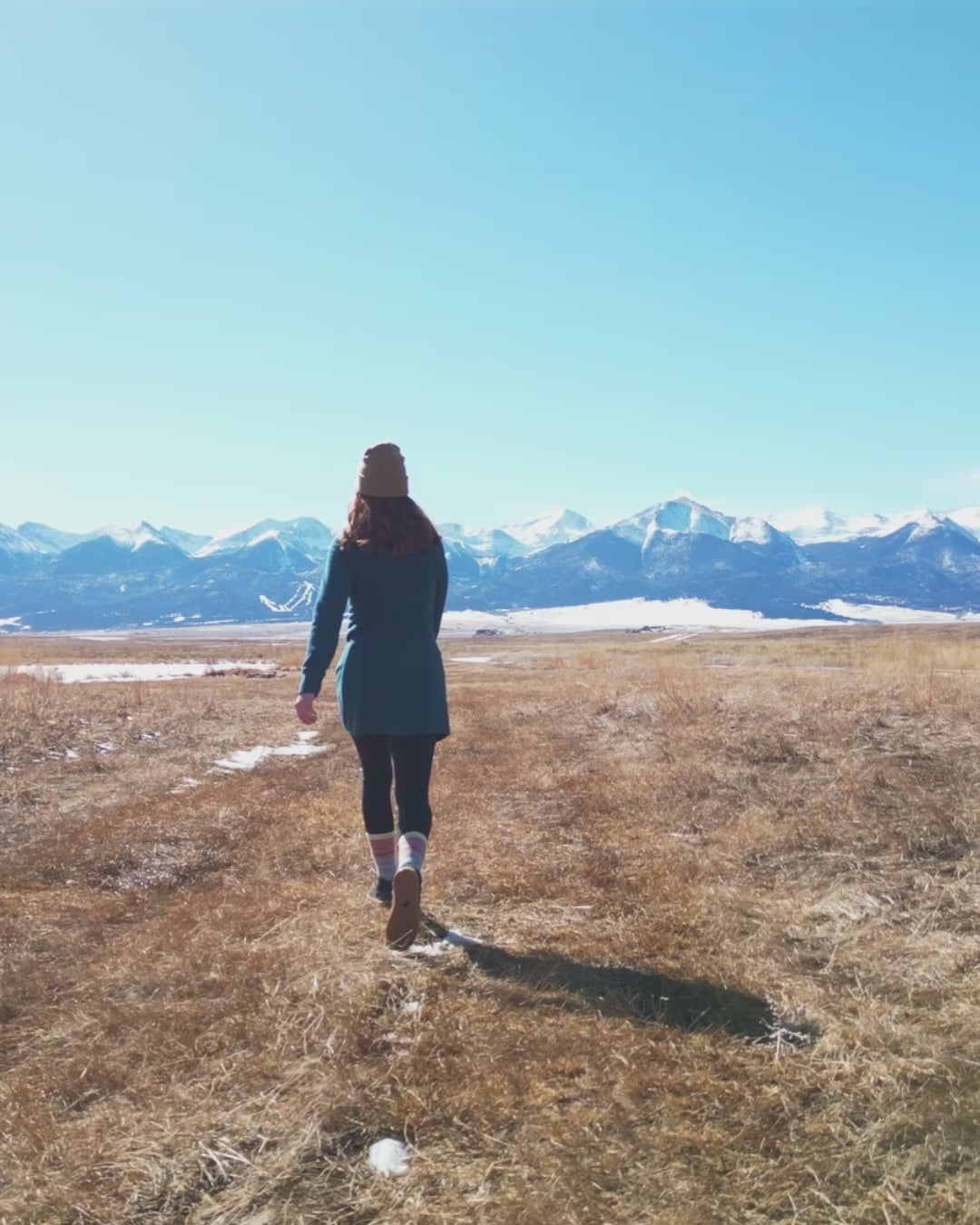Carica il video: Fleece dress hoodie